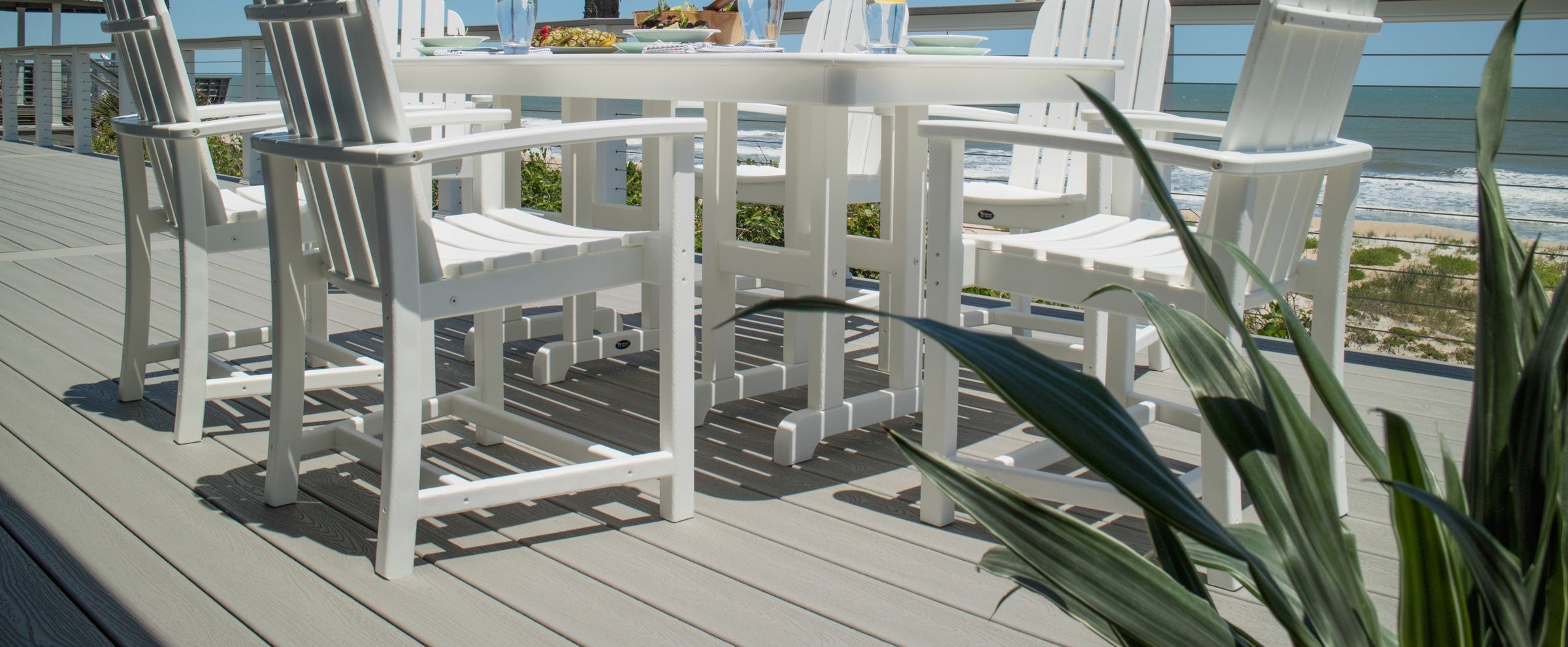 When to Replace Your Outdoor Deck Furniture