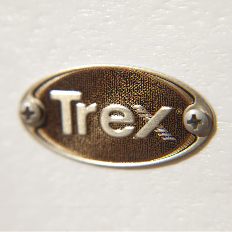 Trex-Outdoor-Furniture-Medallion