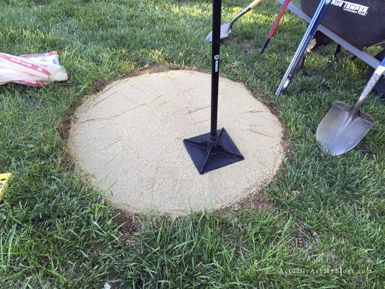 FIRE-PIT-DIY-ACTUALLY-ASHLEY-Tamping-Sand