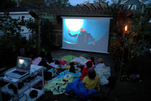 Outdoor-Movie-Screen-Party