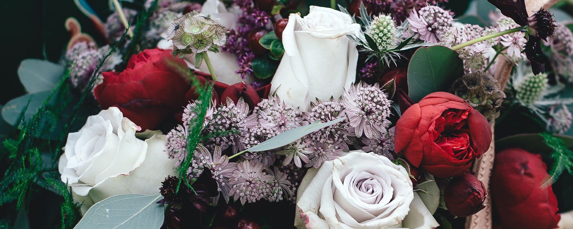 Winter Floral Arrangement, Winter Centerpiece, Magnolia