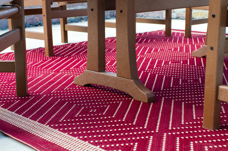 Outdoor Rug For Your Deck, Can Outdoor Rugs Be Used On Decks