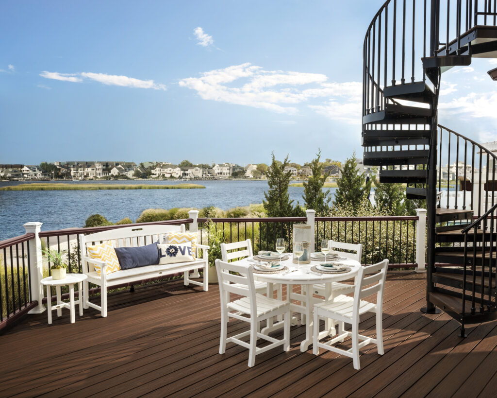 TREX Monterey Bay 5-Piece Round Side Chair Dining Set in Classic White