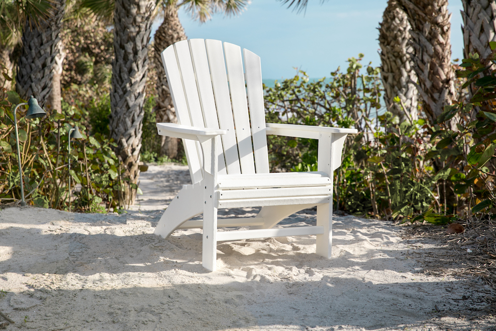 Trex Furniture Yacht Club Curveback Adirondack Chair in Classic White